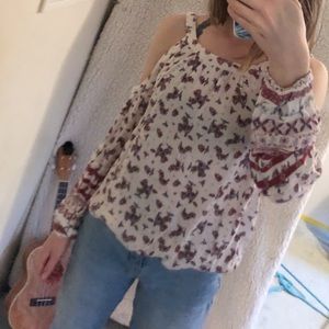 White long sleeve shoulderless blouse